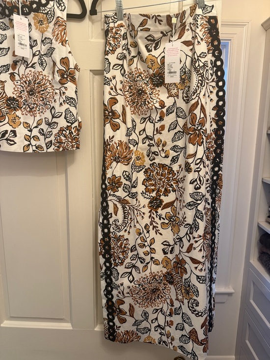 Lilly Pulitzer Dresses & Skirts - Lilly Pulitzer White Floral Midi Skirt with Brown and Black Accent